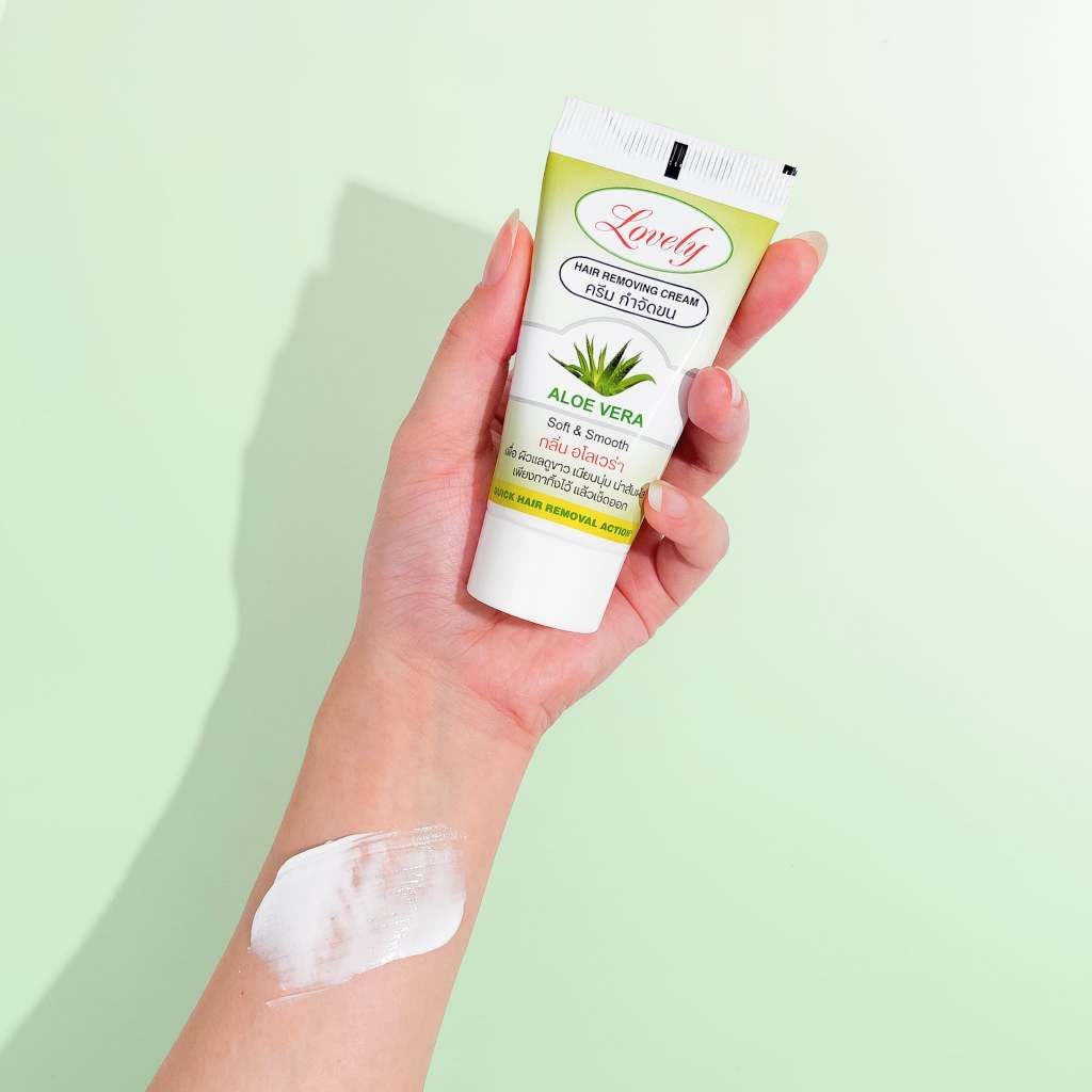 Lovely Hair Removing Cream เลิฟลี่ แฮร์รีมูฟวิ่ง ครีม ครีมกำจัดขน สูตรลาเวนเดอร์ อโรเวร่า 50ml